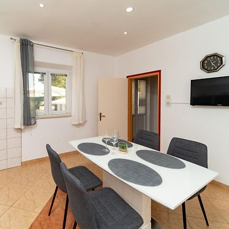 Apartments Lores Rab Town Luaran gambar