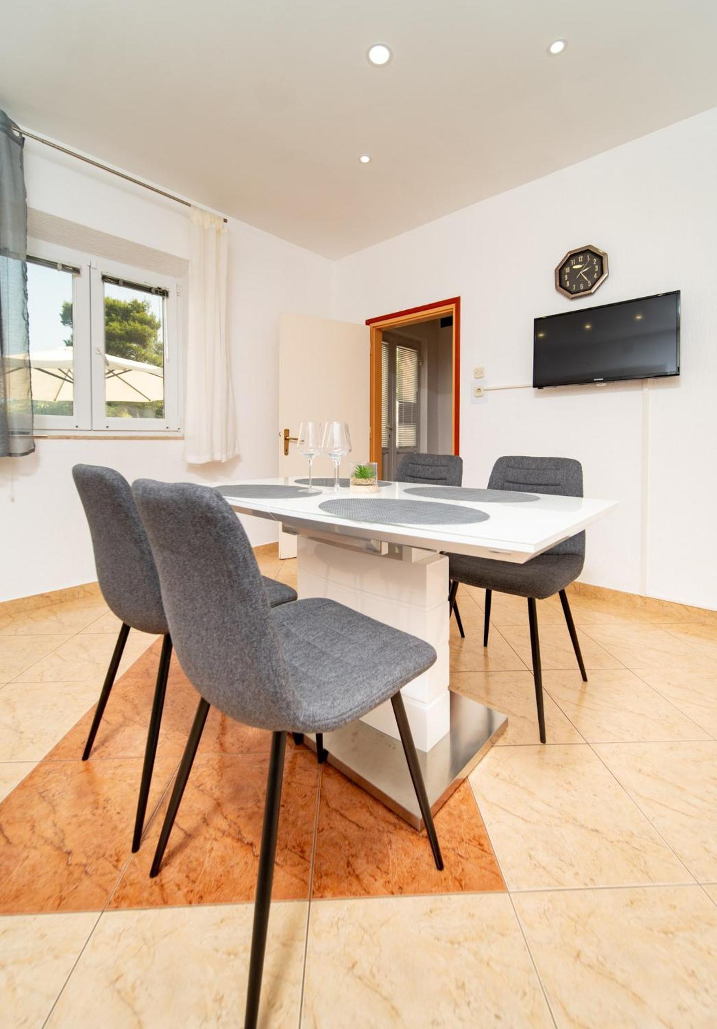 Apartments Lores Rab Town Luaran gambar